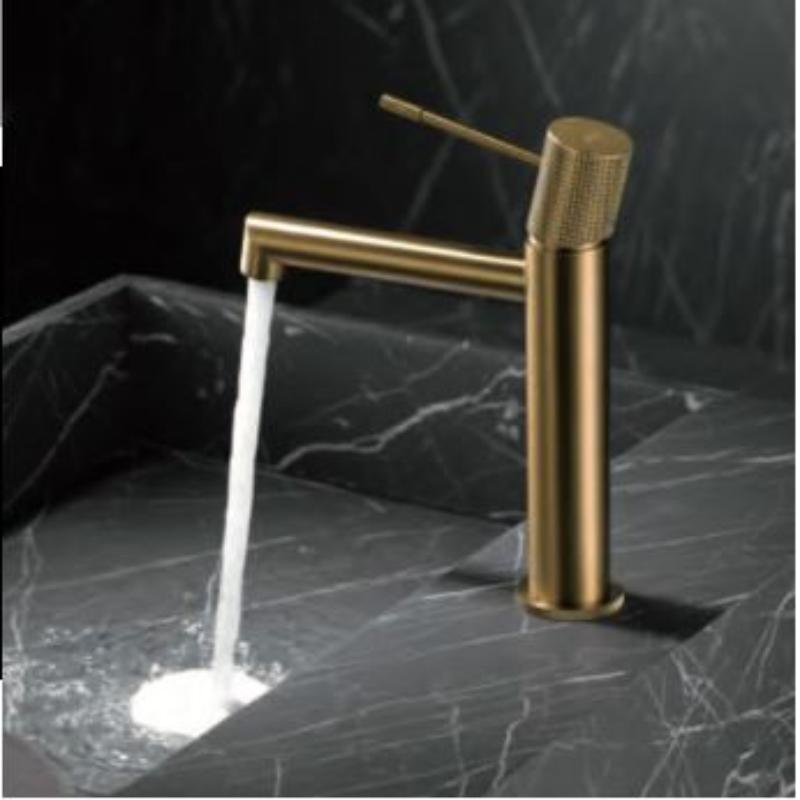 Monomando de lavabo oro cepillado serie Line